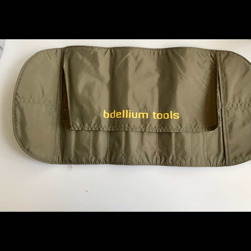 Bdellium Tools makeup brushes holder case